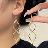 Unique Spiral Curved Wave Design Earings